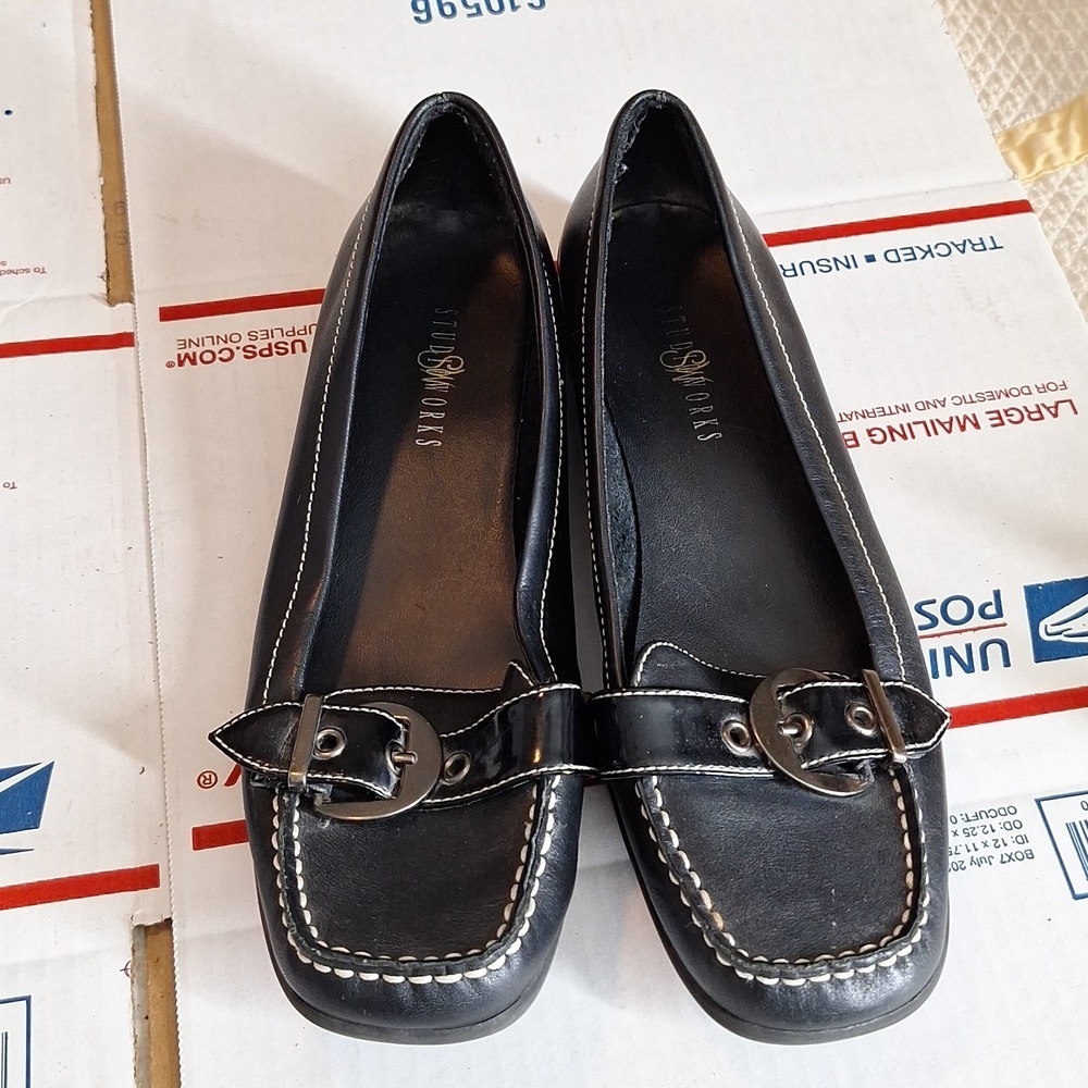 STUDIO WORKS SIZE 8 FLATS BUSINESS CASUAL SHOES